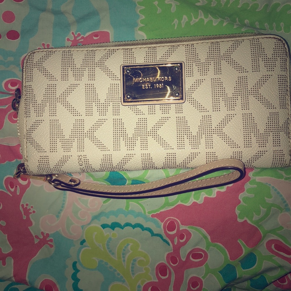Michael Kors wristlet